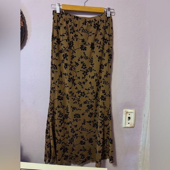 SHEIN Brown midi/ Maxi Skirt with Black Floral Print - Picture 2 of 4